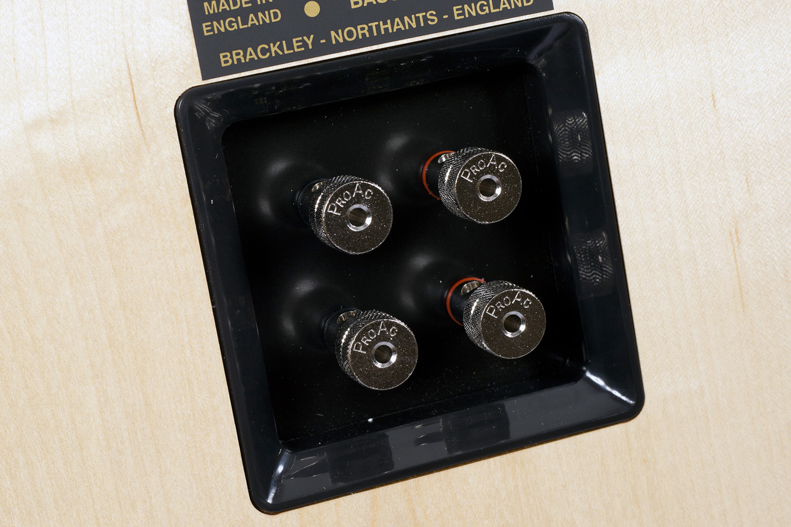 4_03042012-RDT8_W