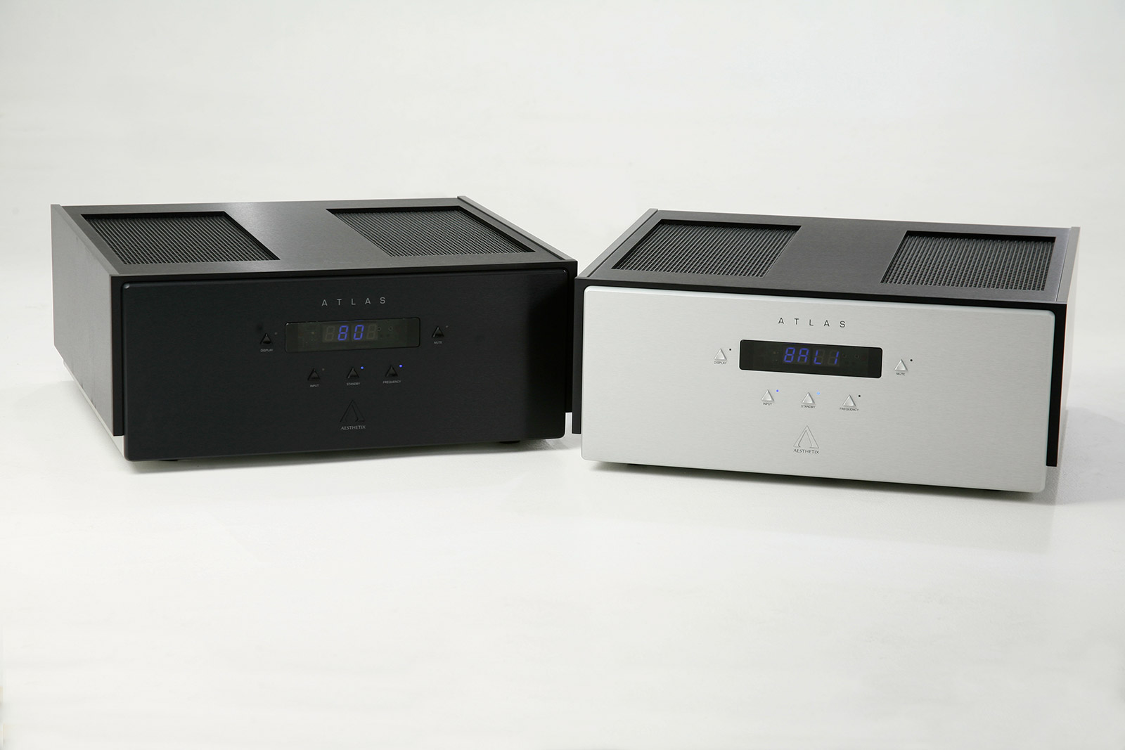5_Atlas_BlackSilverPair_w